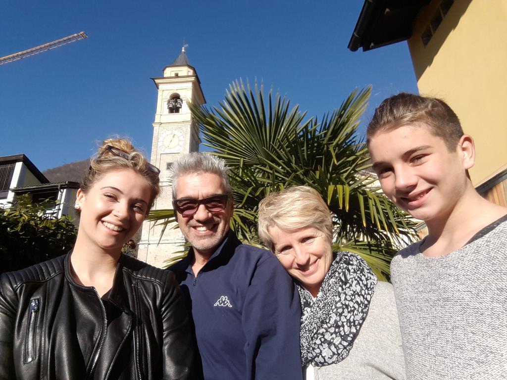 Casa Gialla Gordola Bagian luar foto