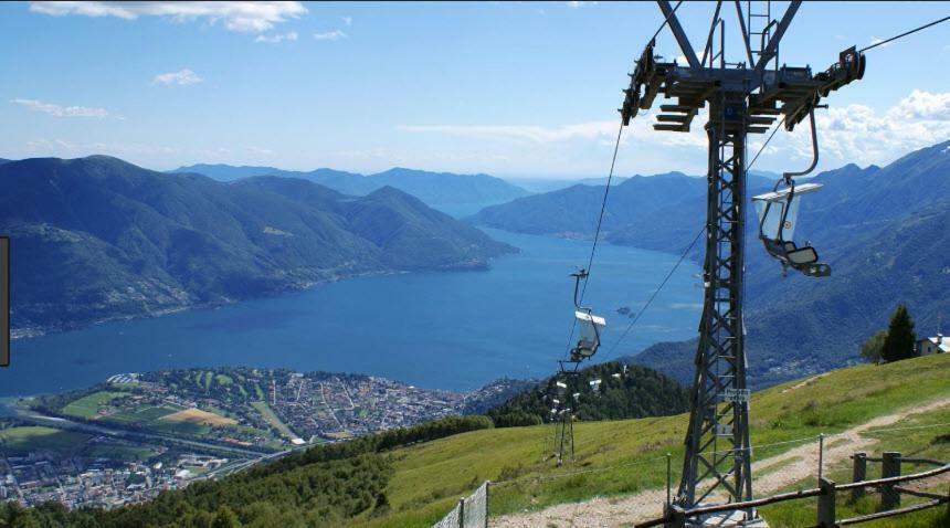 Casa Gialla Gordola Bagian luar foto